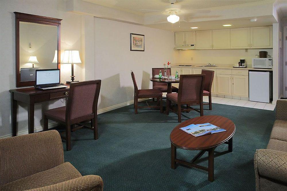 Harbour Towers Hotel & Suites Victoria Zimmer foto